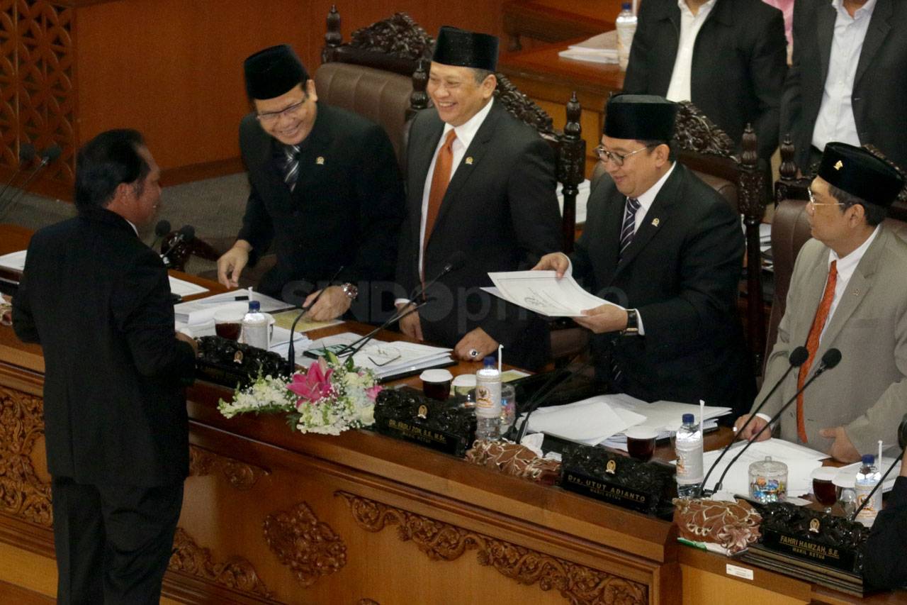 DPR Gelar Rapat Paripurna...