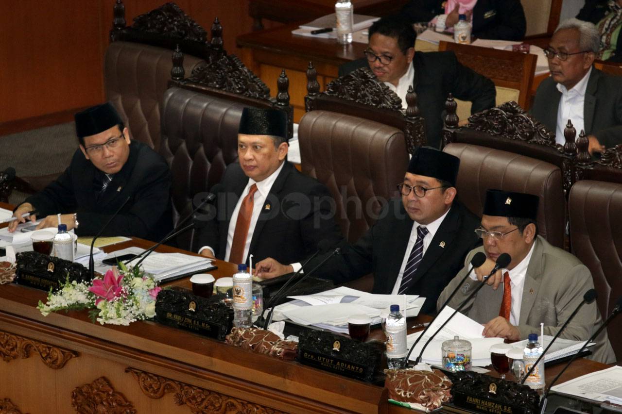 DPR Gelar Rapat Paripurna...