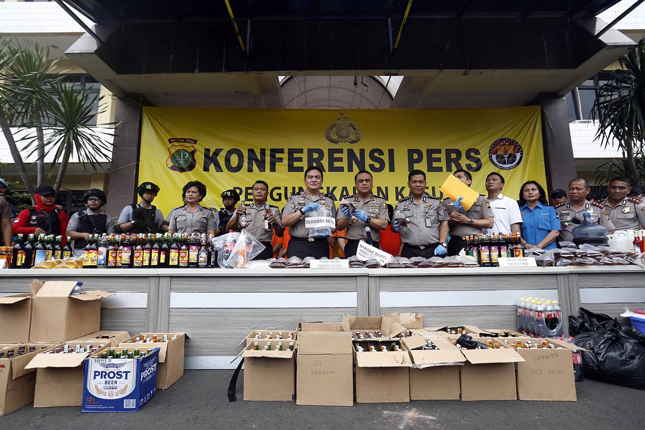 Polri Amankan Miras...