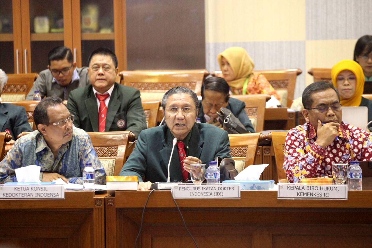 Komisi IX DPR Dengarkan...