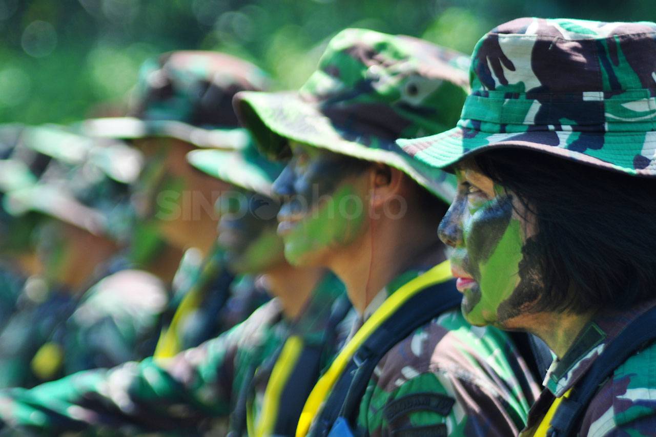 Latihan Tembak Tempur...