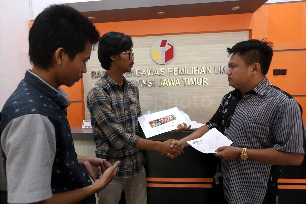 Dua Mahasiswa Laporkan...