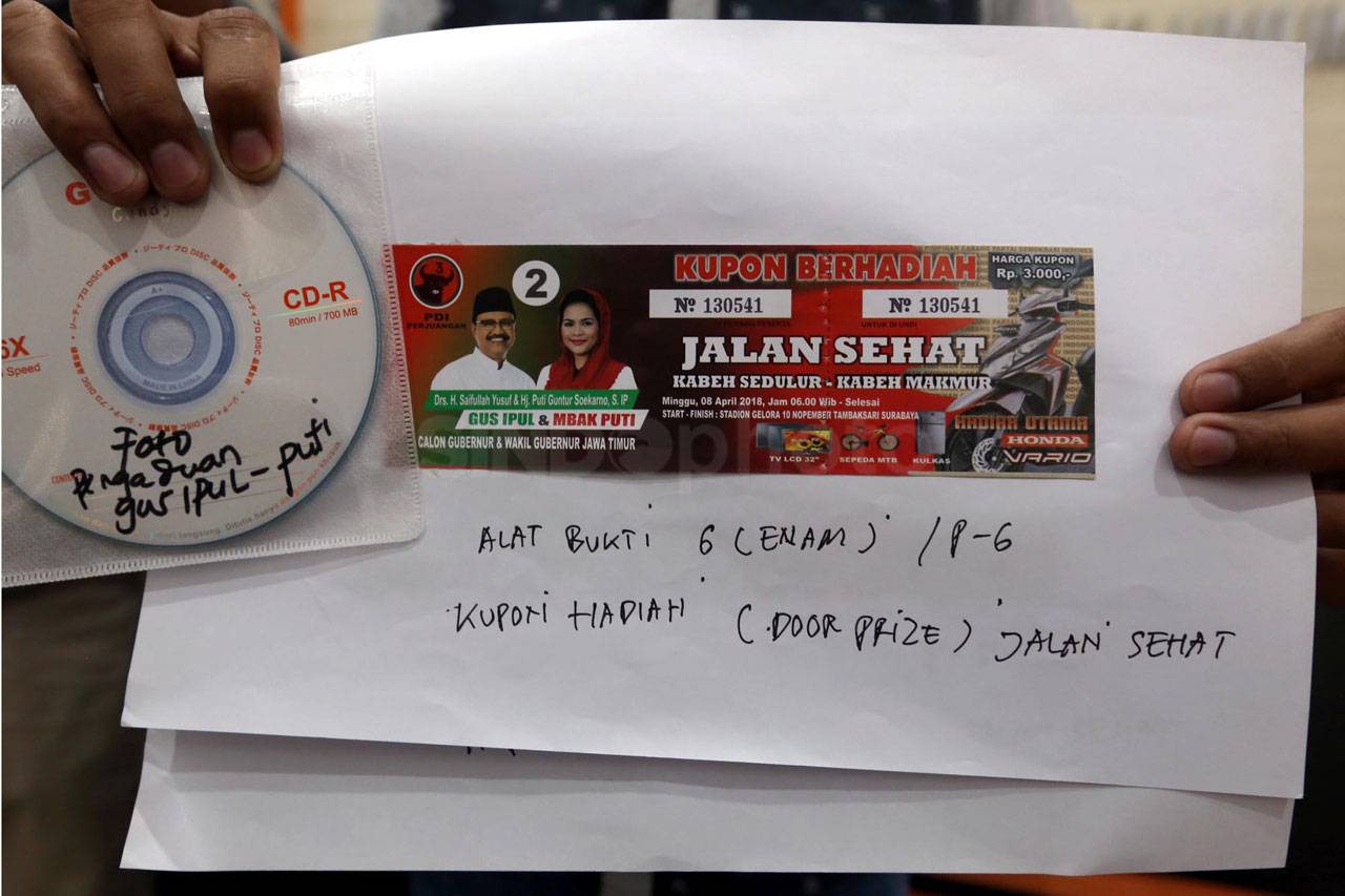 Dua Mahasiswa Laporkan...