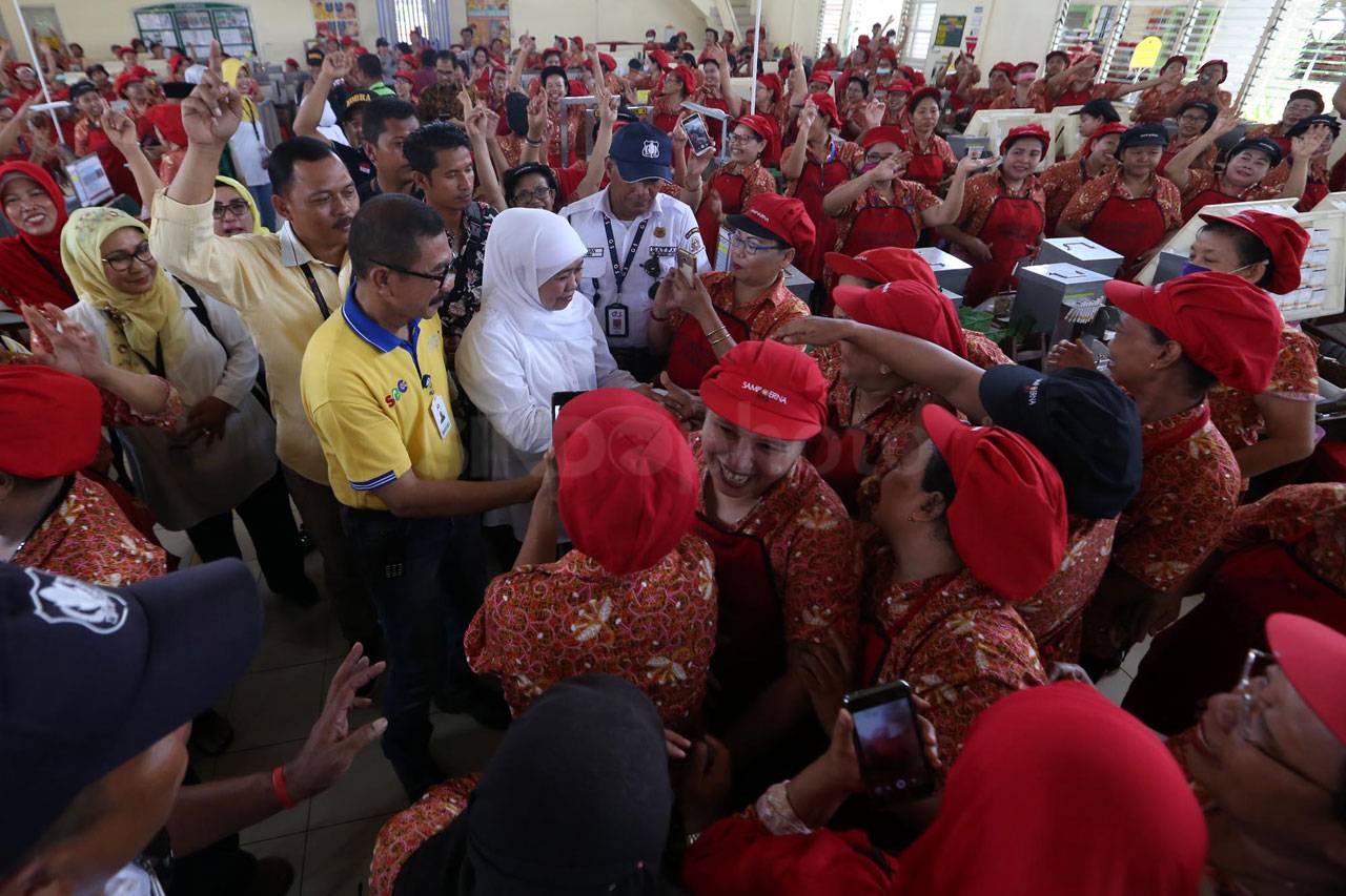 Cagub Khofifah Indar...