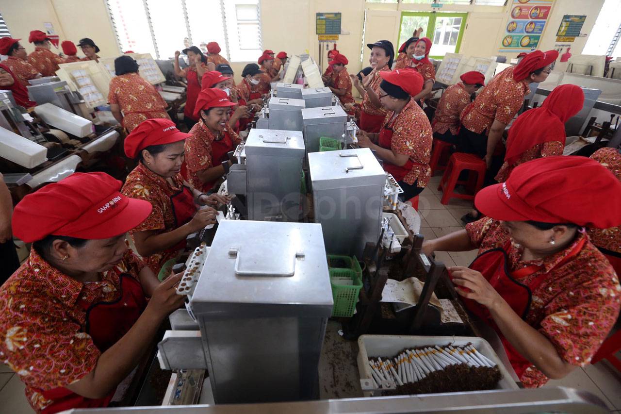 Cagub Khofifah Indar...
