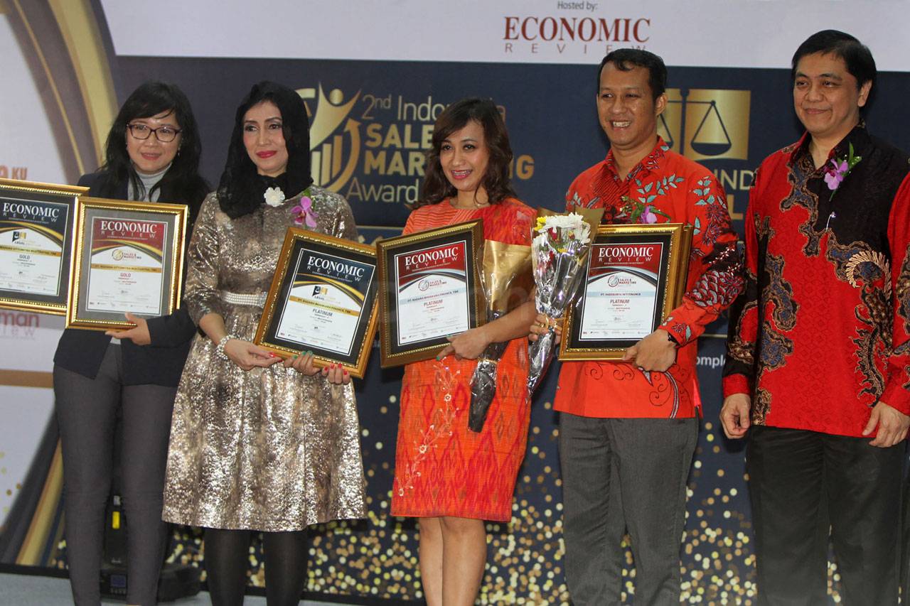 WOM Finance Raih Penghargaan...