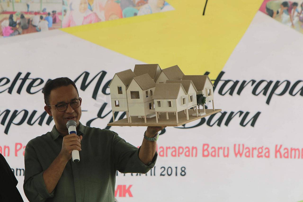 Gubernur Anies Kunjungi...