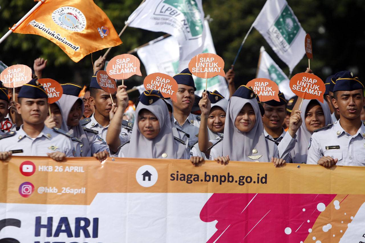 BNPB Gelar Pawai Hari...