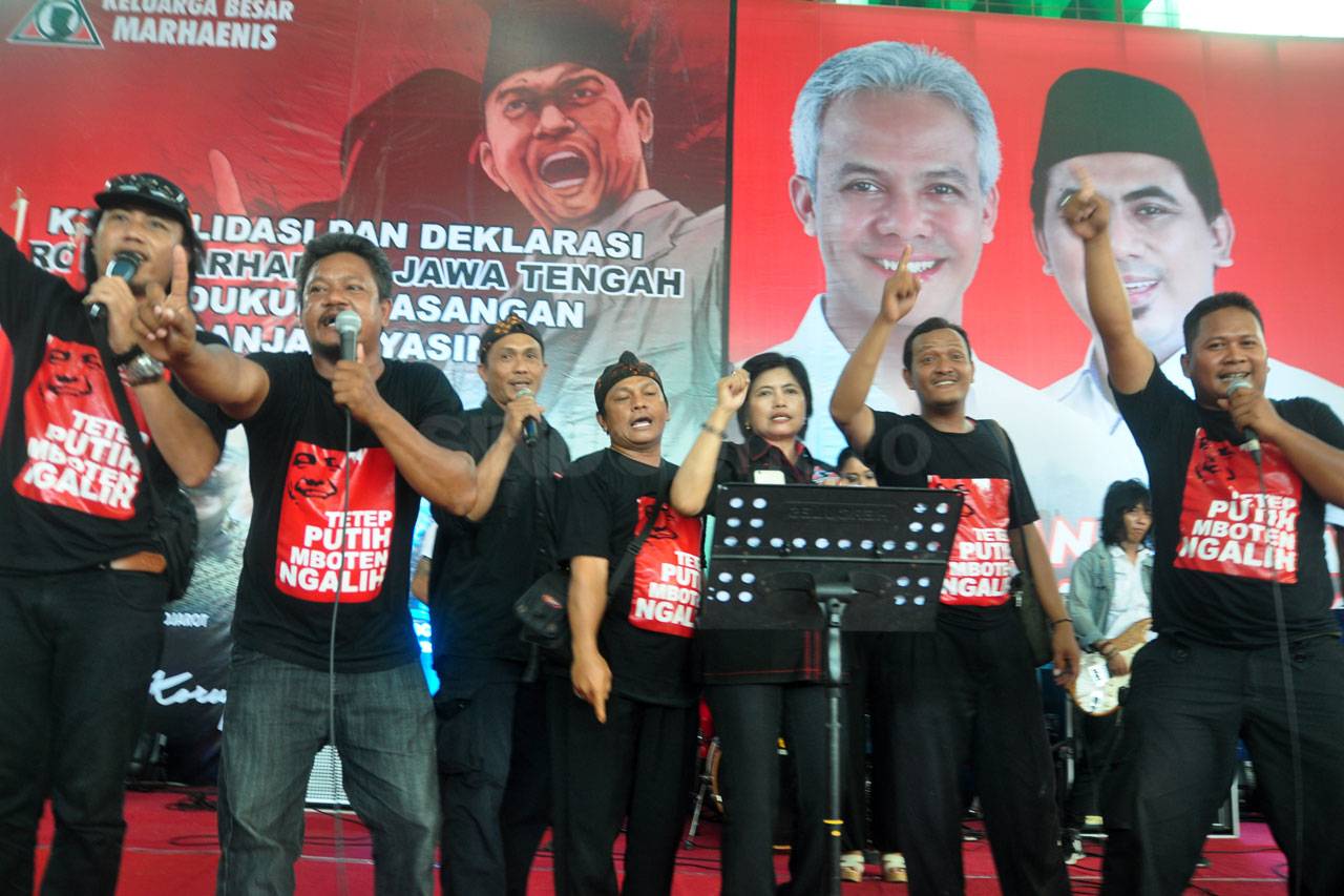 Cagub Ganjar PranowoHadiri...
