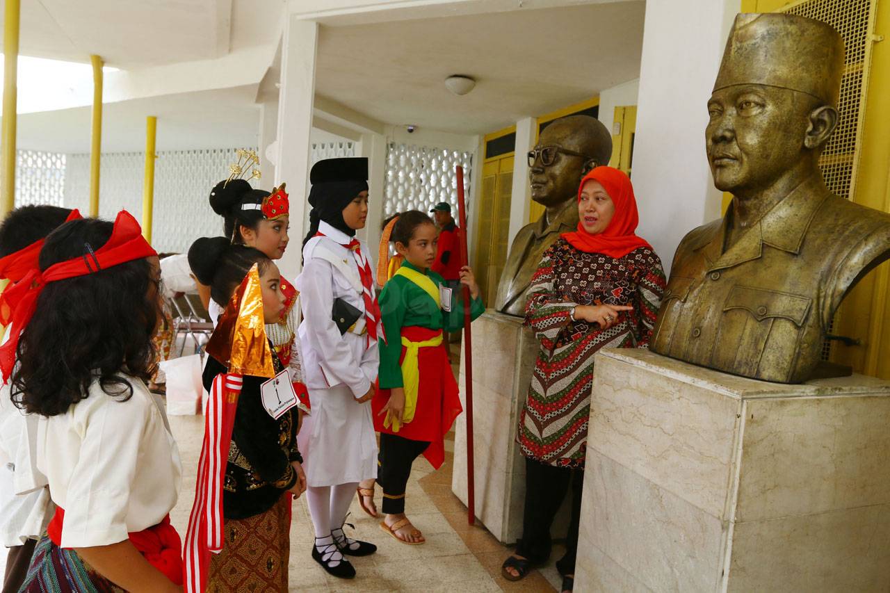 Kenalkan Museum Lewat...