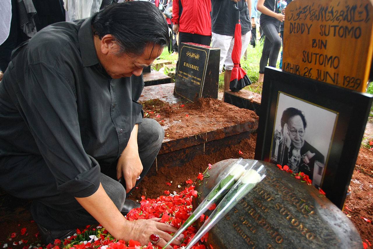 Aktor Senior Deddy Sutomo...
