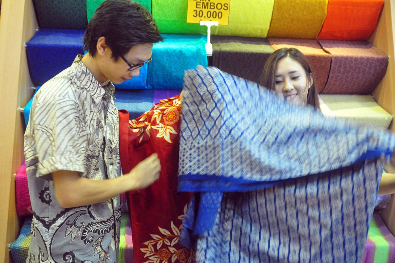 Batik Benang Ratu Hadirkan...