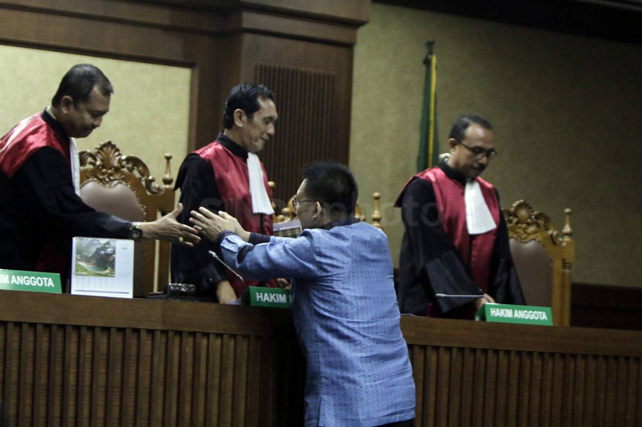 Aditya Moha Jalani Sidang...