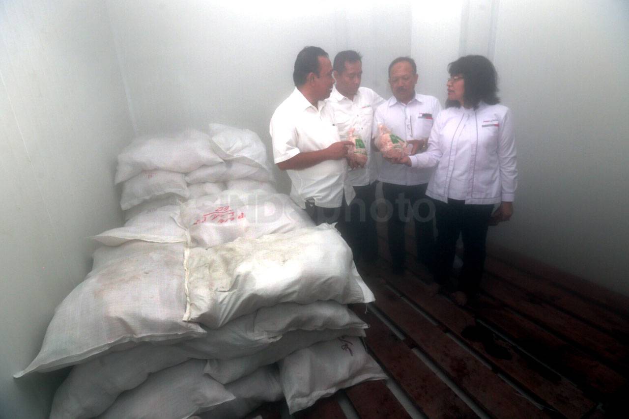 Pelni Logistics Buka...