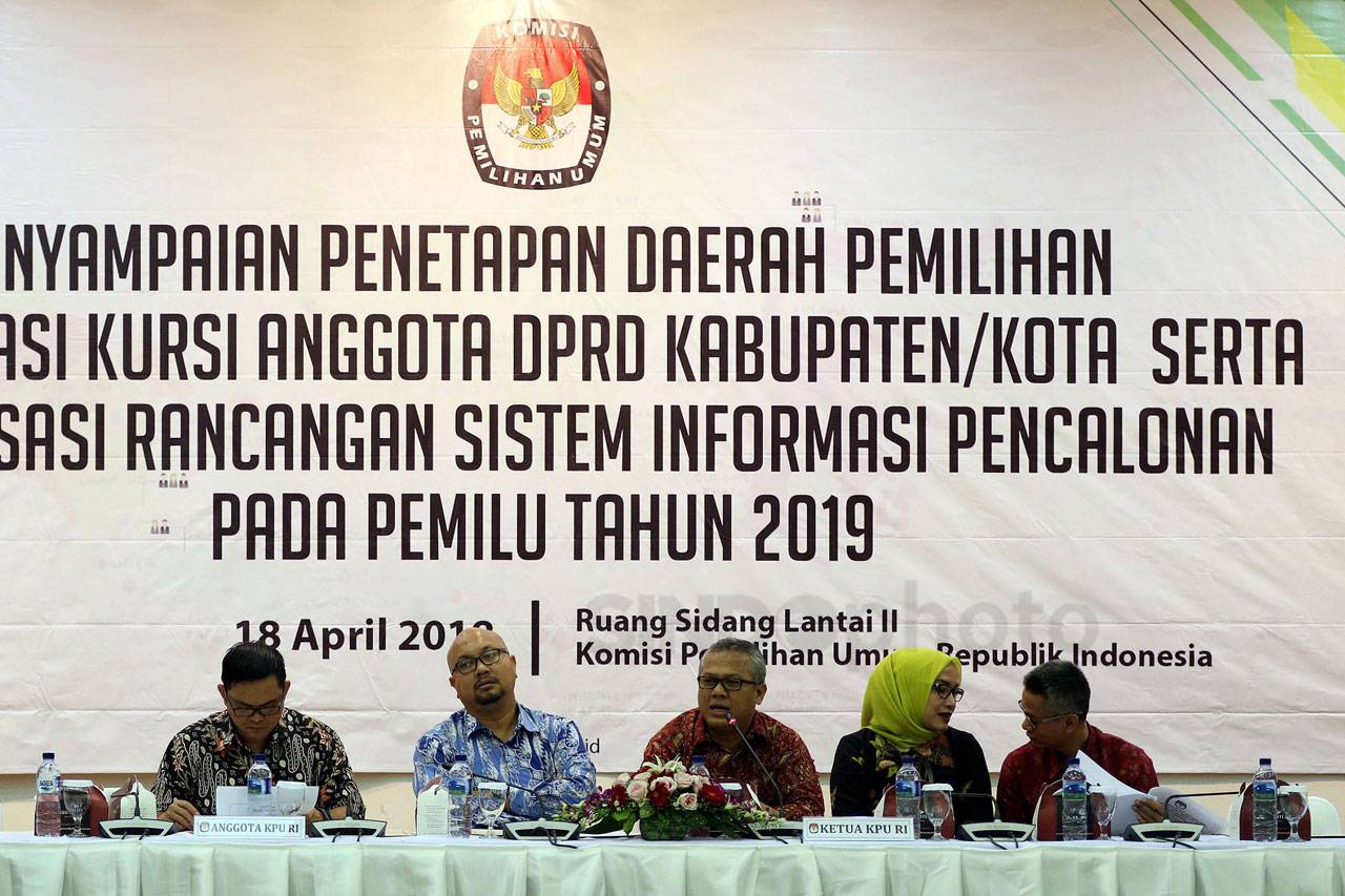 KPU Umumkan Penetapan...