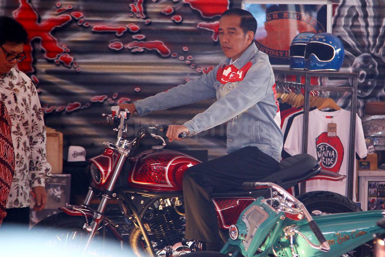 Presiden Jokowi Buka...
