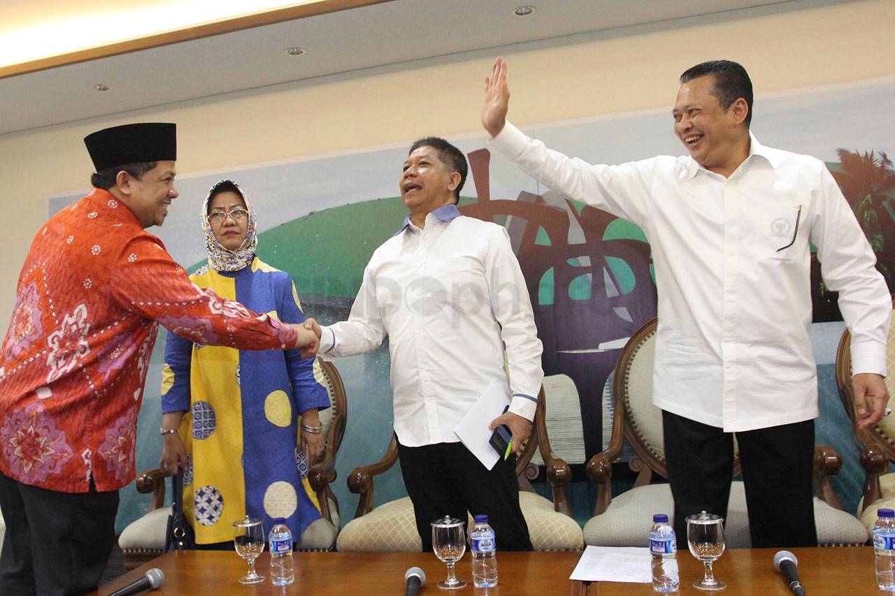 DPR Gelar Lomba Kritik...