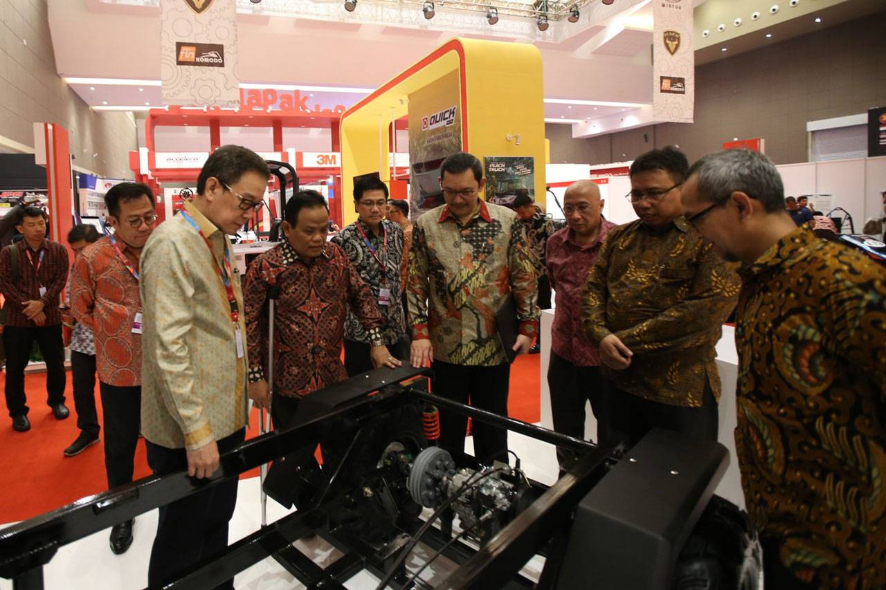 Presiden Kunjungi Booth...