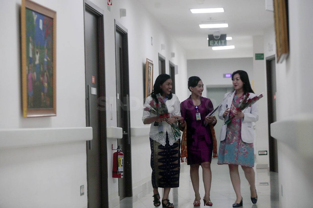 Rayakan Kartini Petugas...