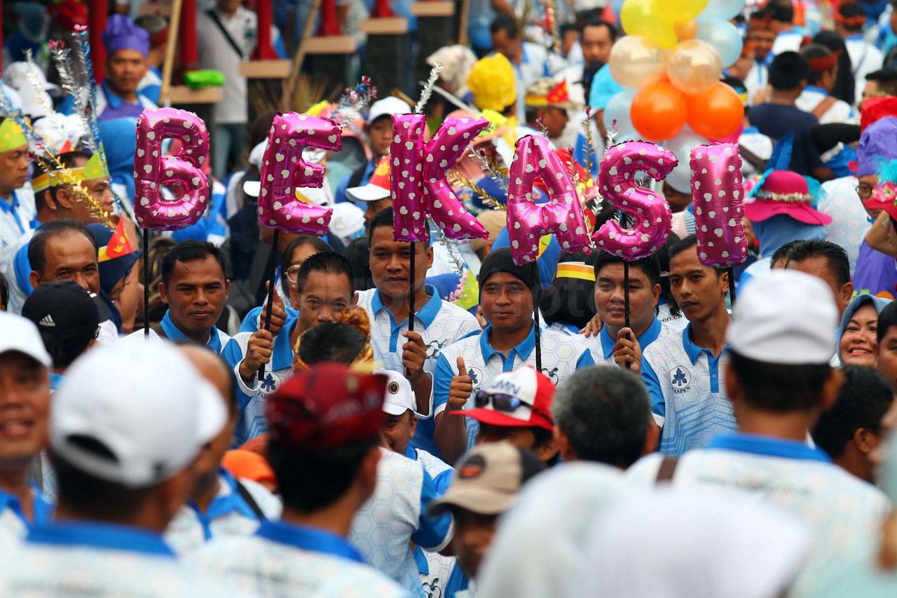 Rayakan HUT Ke-55, PT...