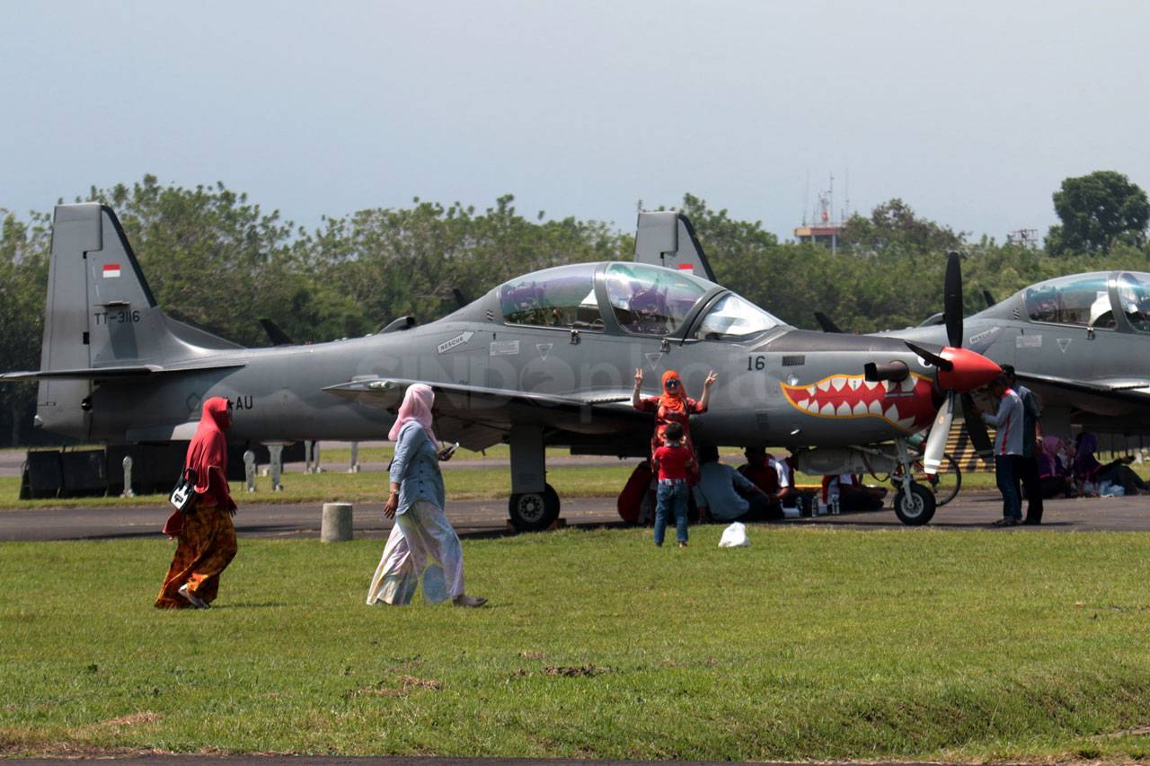 Bromo Valley Air Show...