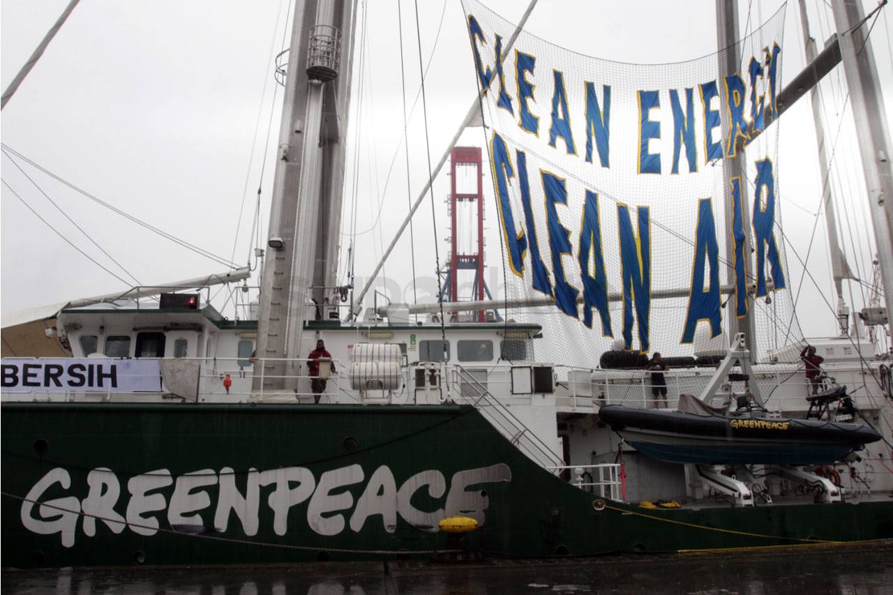 Kapal Rainbow Warrior...