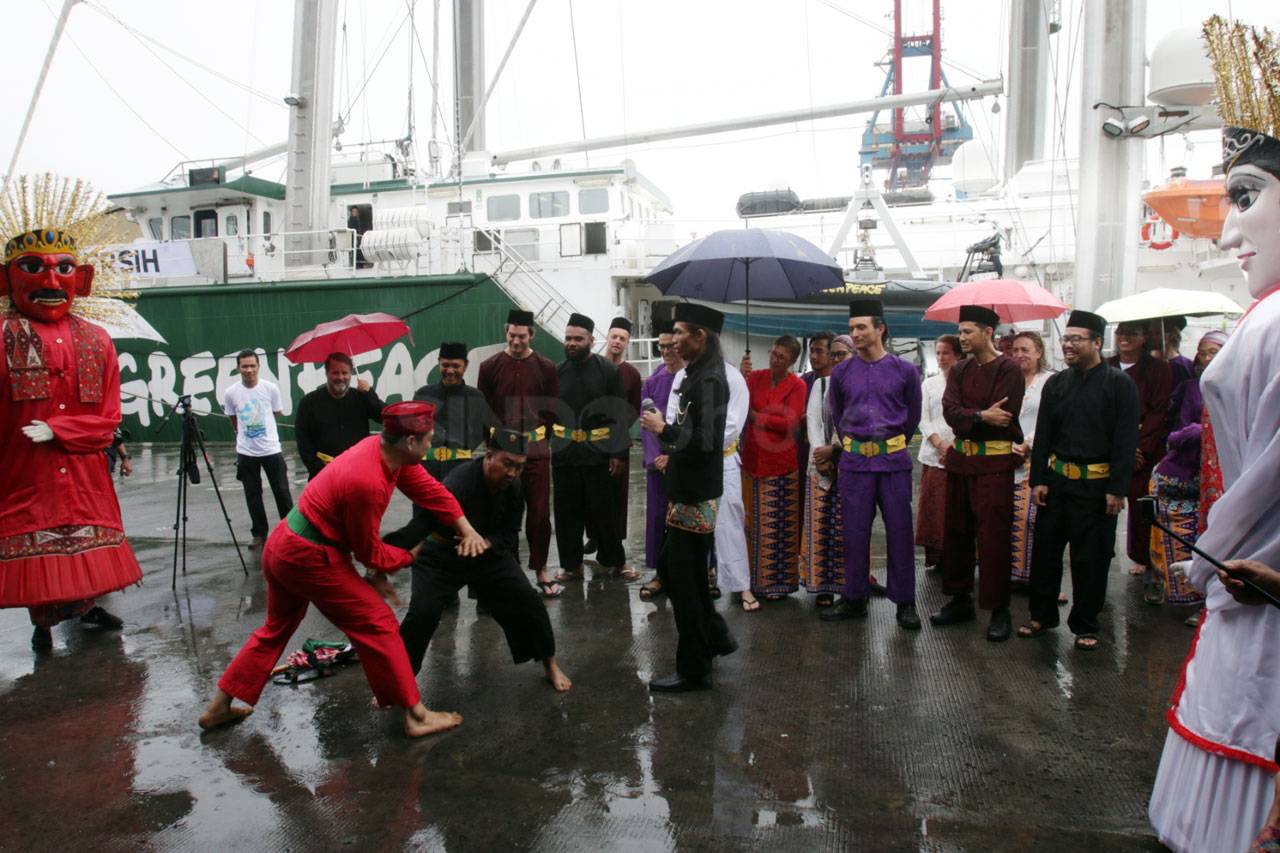 Kapal Rainbow Warrior...