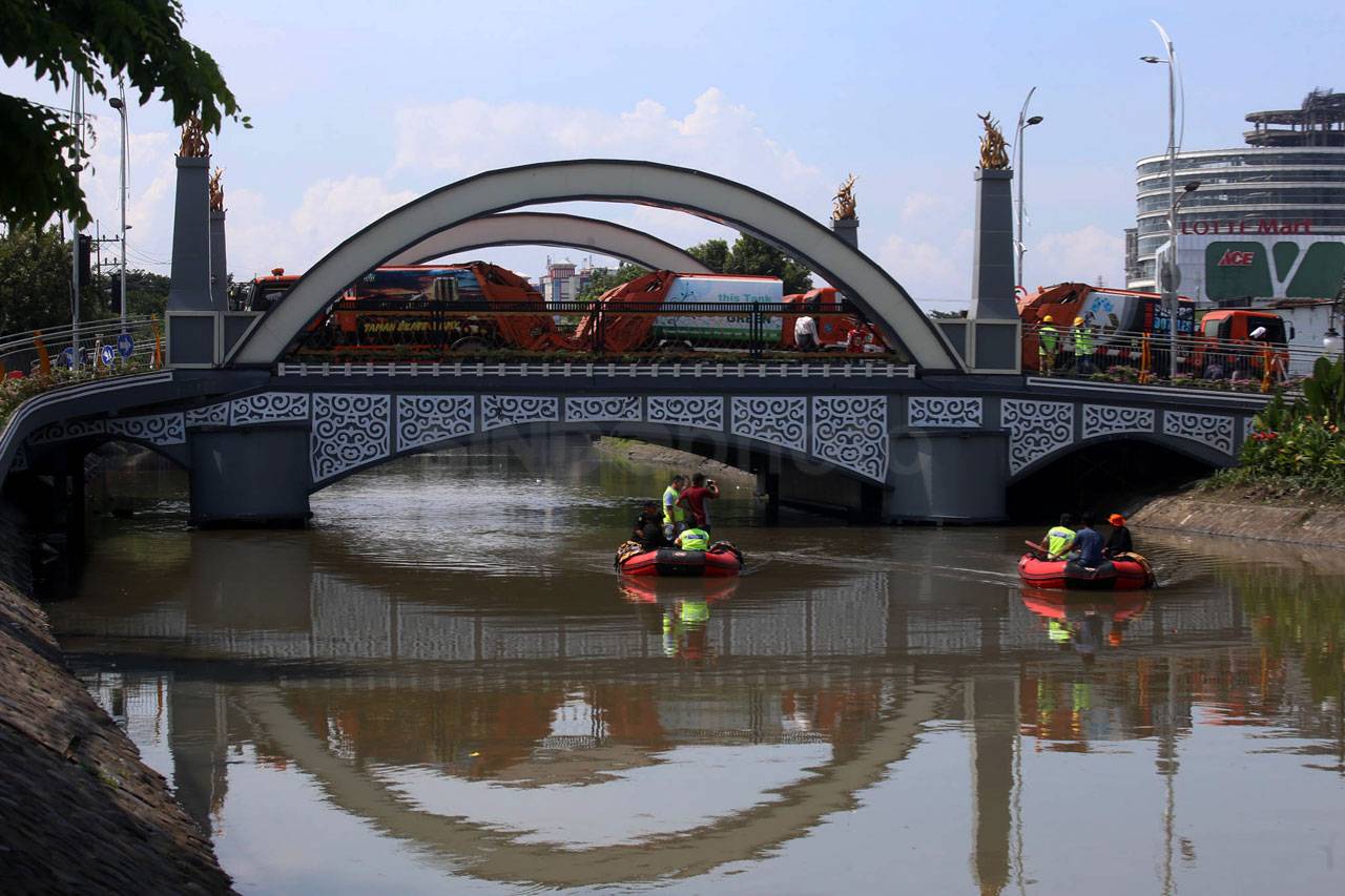 Uji Kekuatan Jembatan...