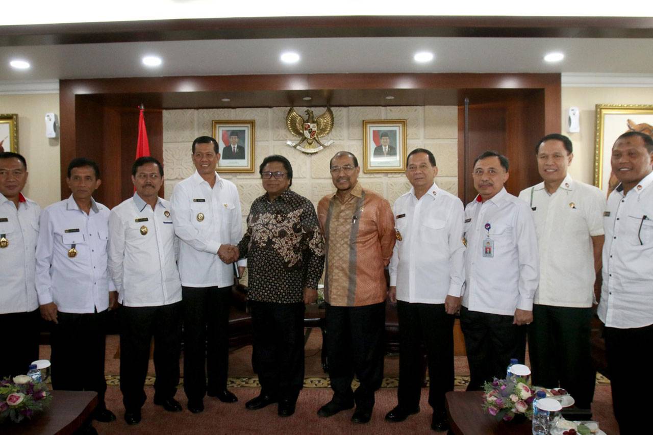 Bahas Ketahanan Nasional,...