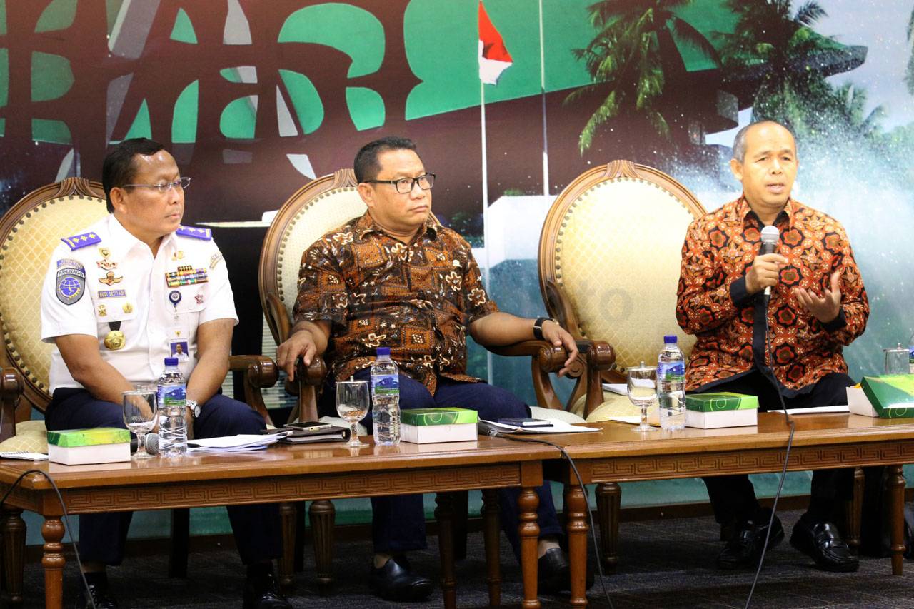DPR Akan Kaji Ulang...