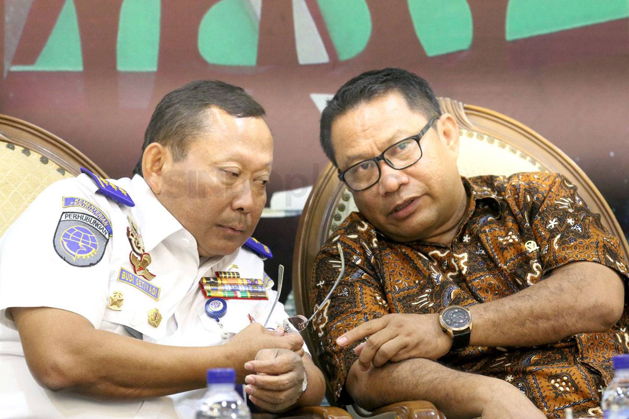 DPR Akan Kaji Ulang...