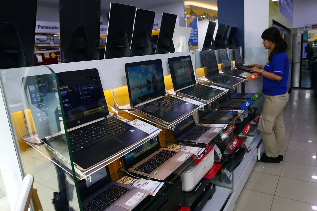 Pembeli Barang Elektronik...