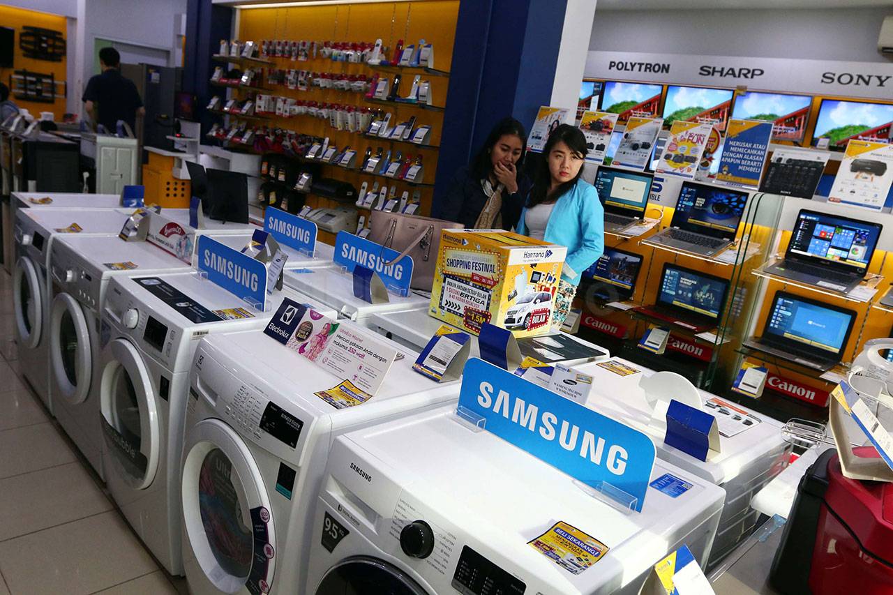 Pembeli Barang Elektronik...