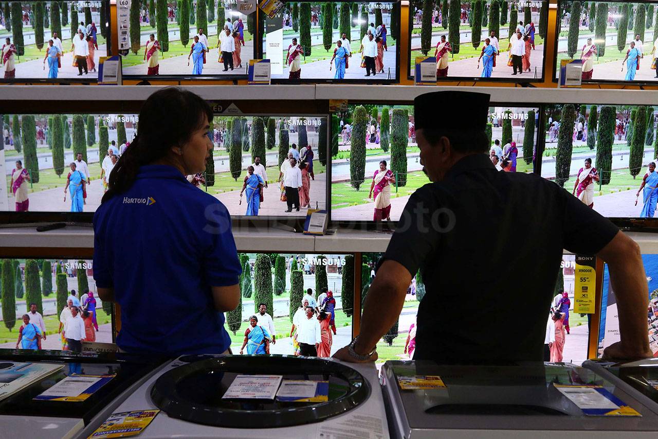 Pembeli Barang Elektronik...