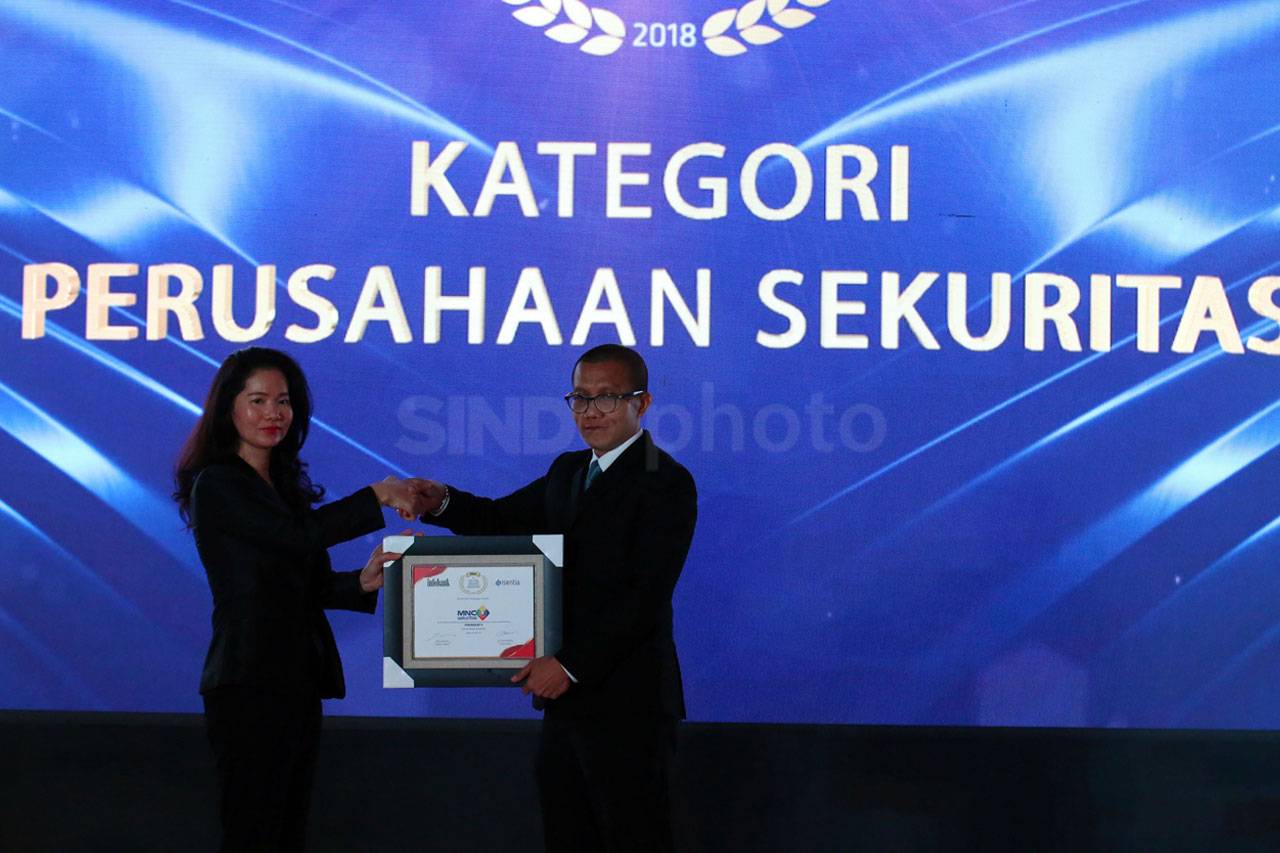 MNC Sekuritas Raih Penghargaan...