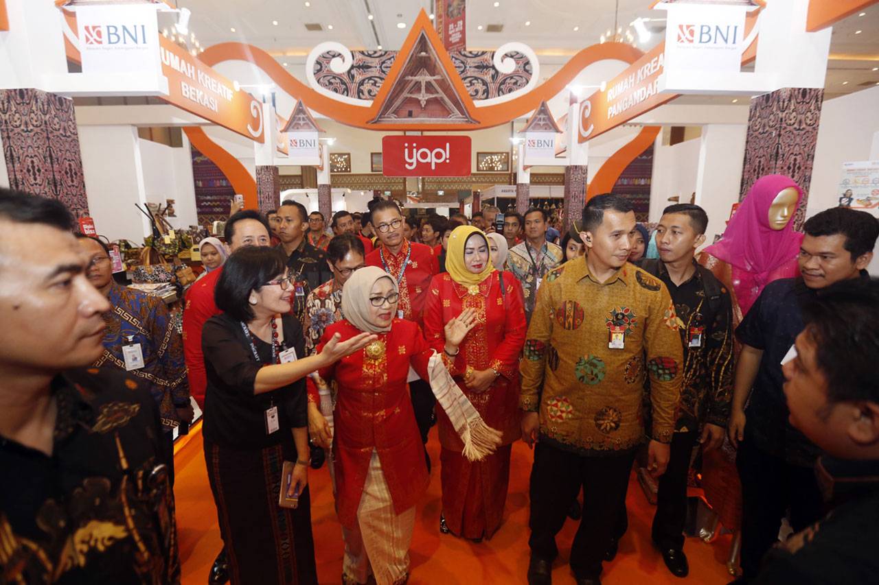 Mufidah Kalla Kunjungi...