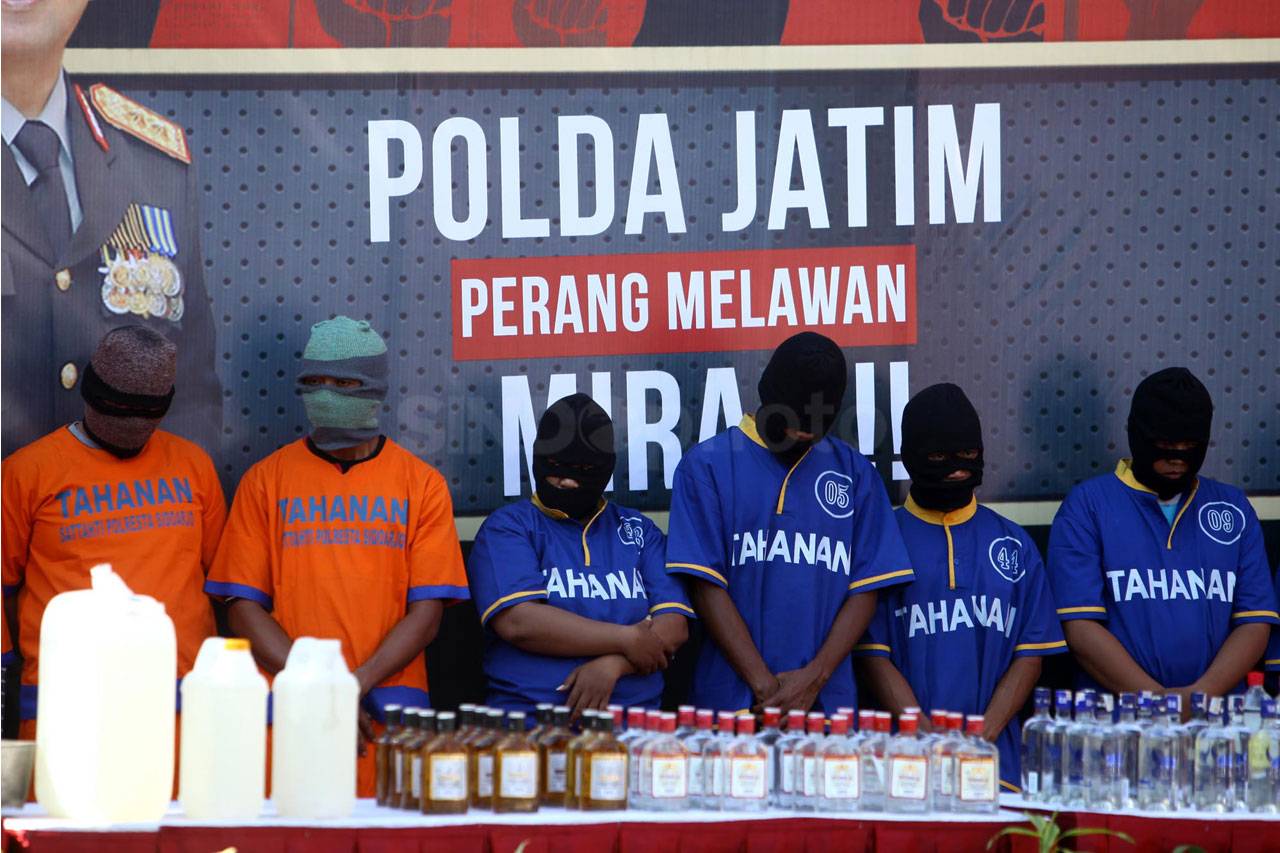 Polda Jatim Musnahkan...