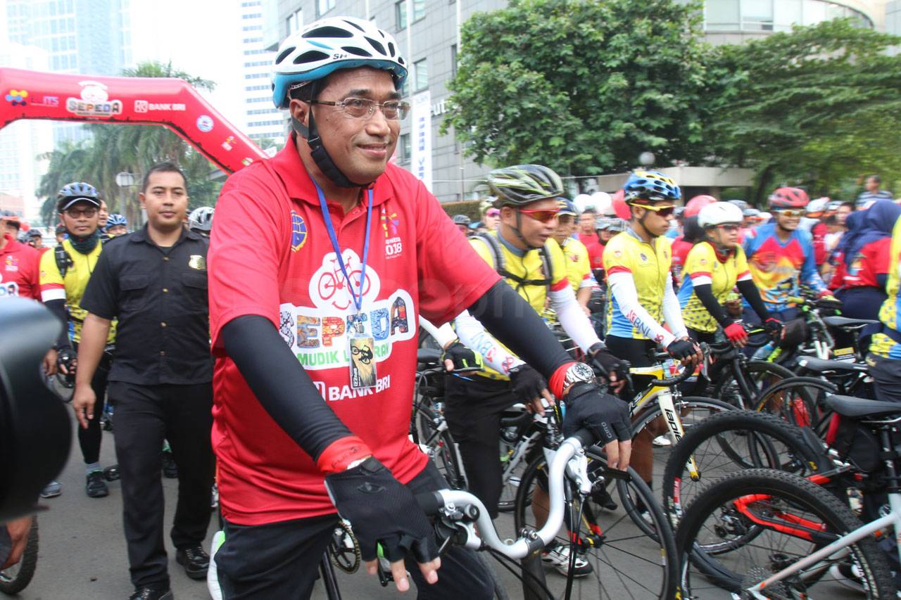 Menhub Lepas Peserta...