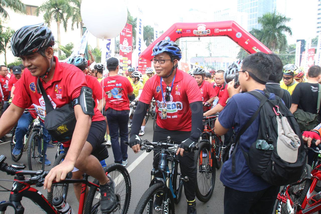 Menhub Lepas Peserta...