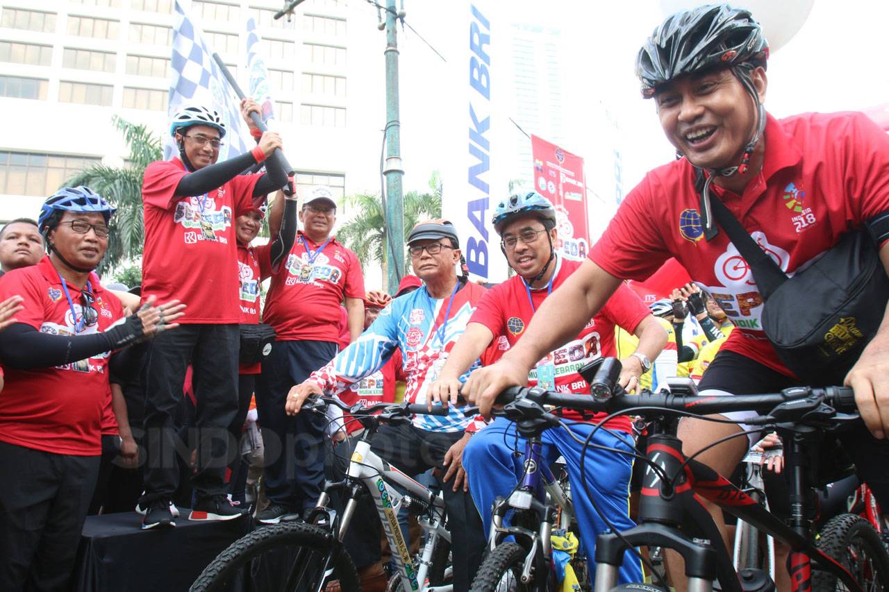 Menhub Lepas Peserta...