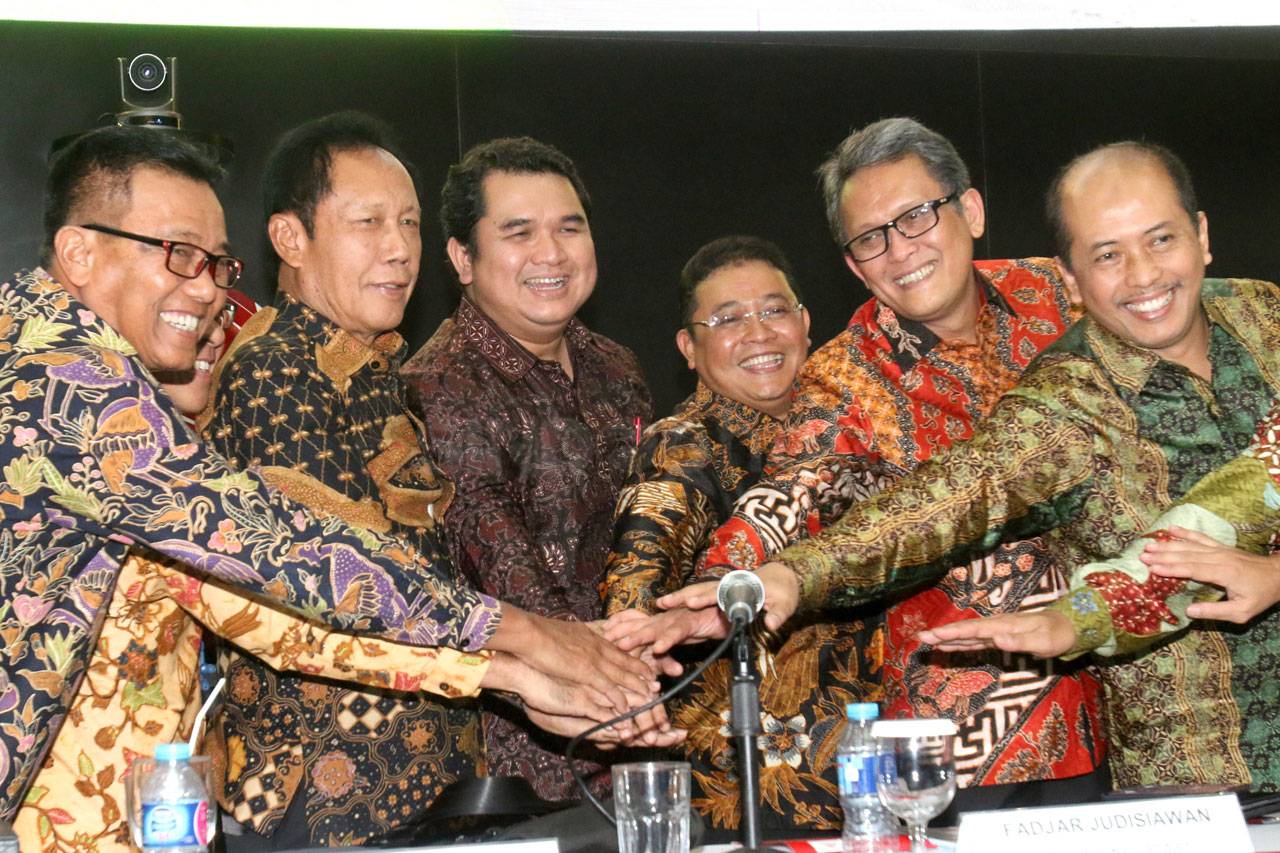 Semen Indonesia Bagikan...
