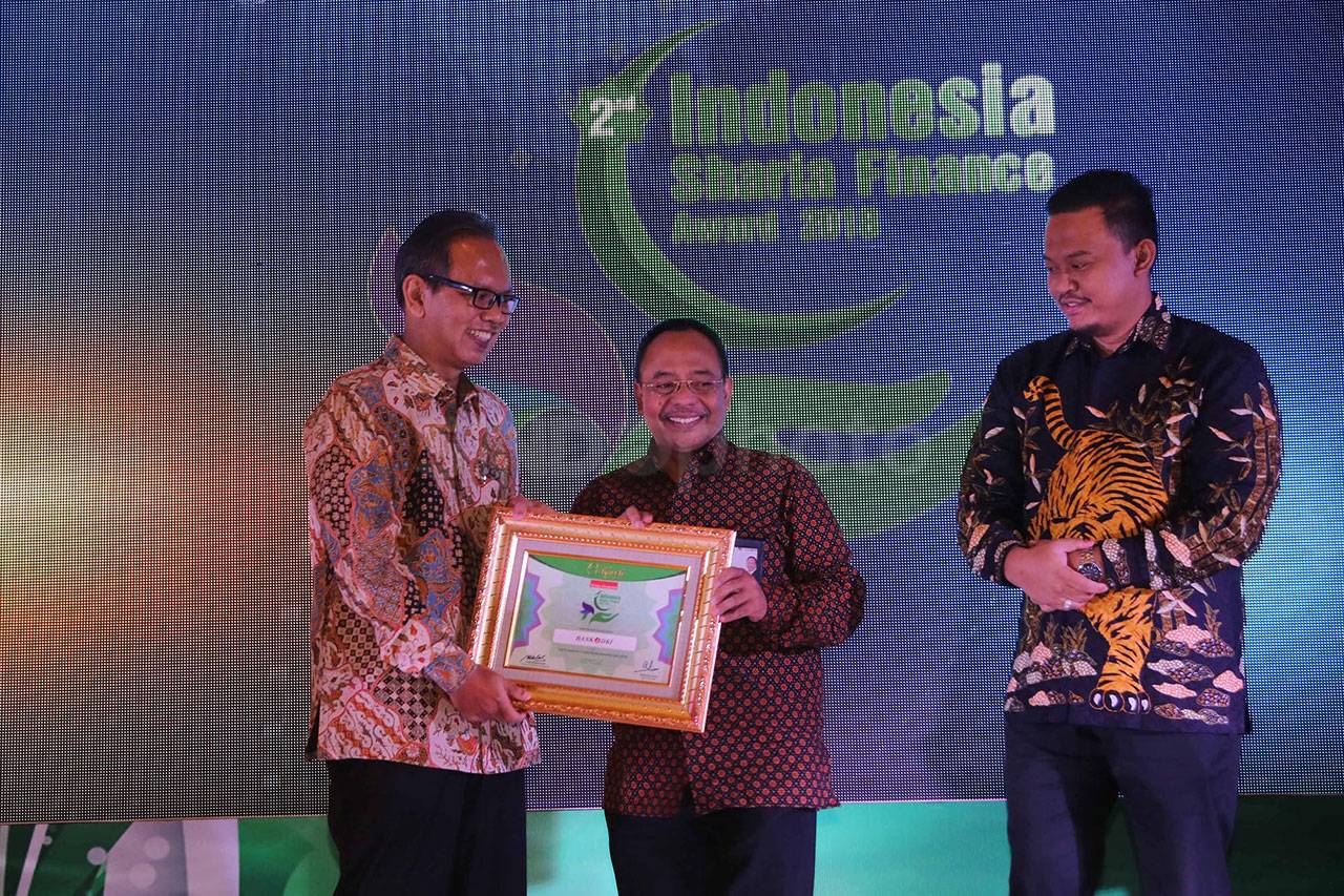 Bank DKI Syariah Raih...