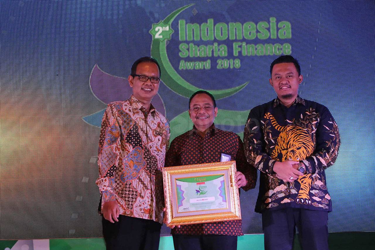 Bank DKI Syariah Raih...