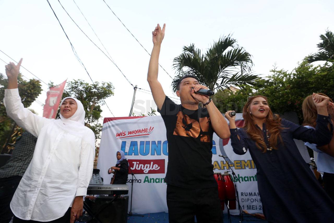 Pasangan Khofifah-Emil...