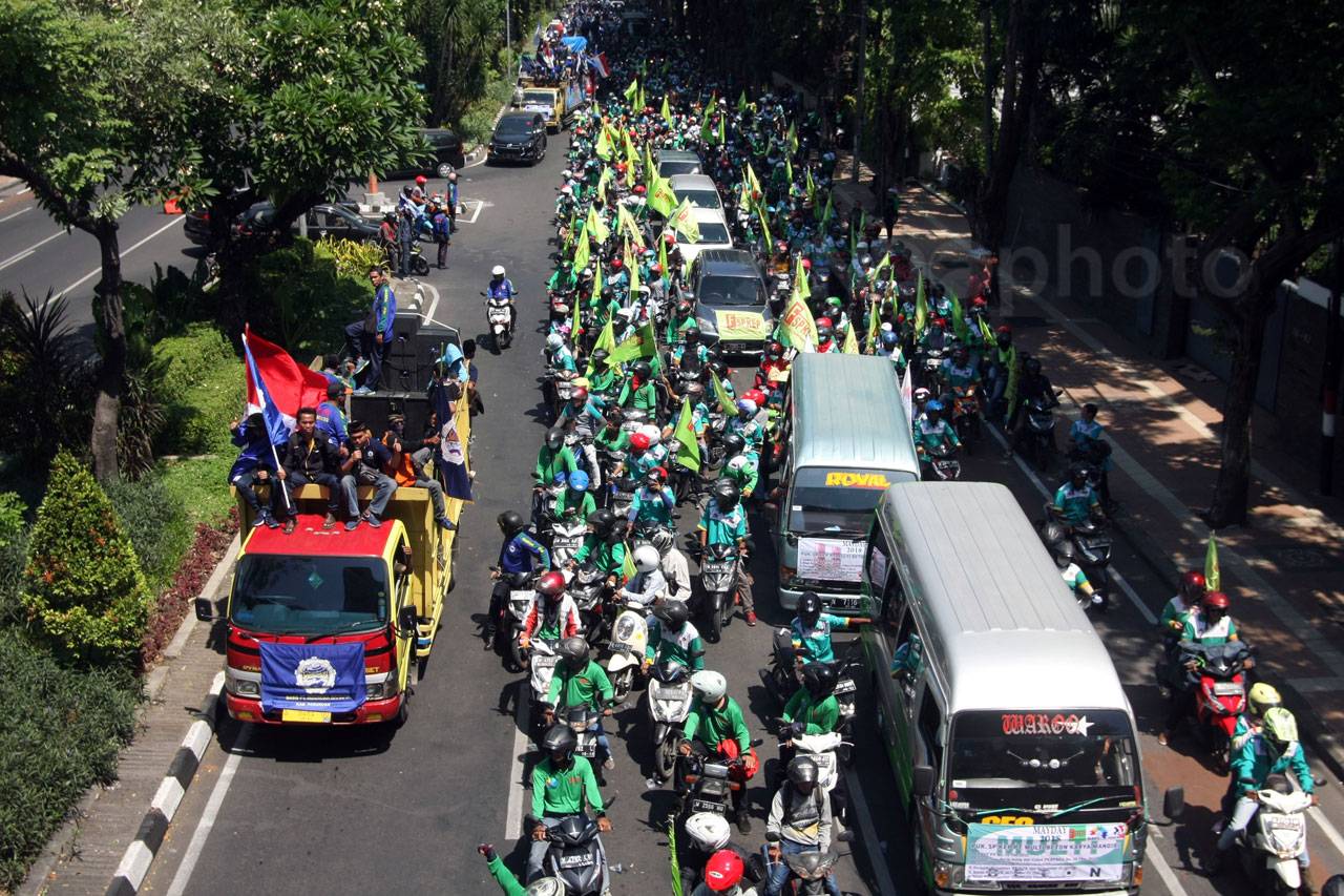 Ribuan Buruh di Jatim...