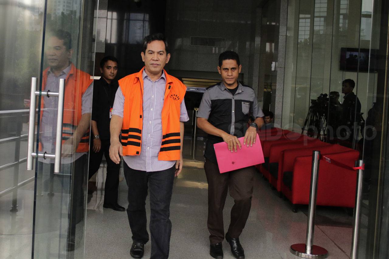KPK Lanjutkan Pemeriksaan...