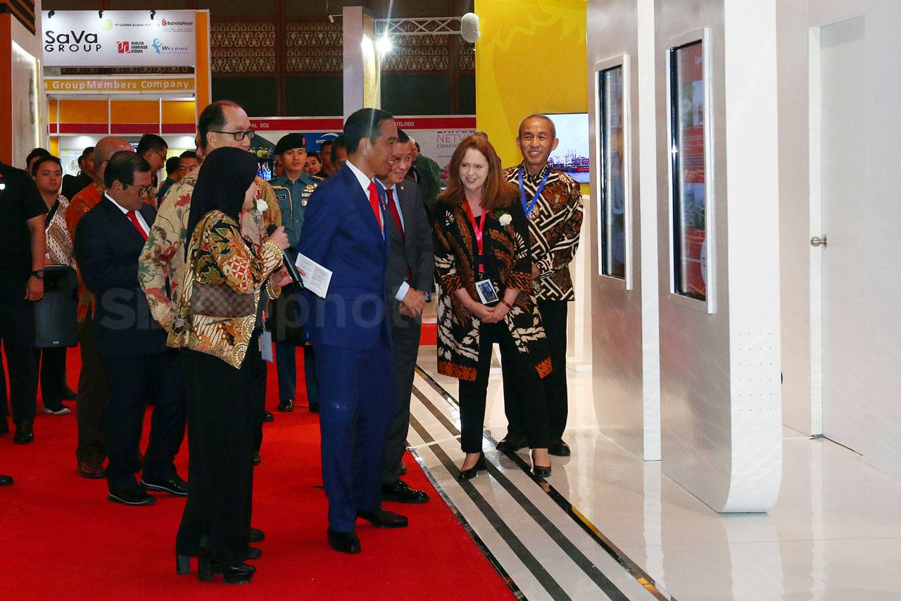 Presiden Jokowi Buka...