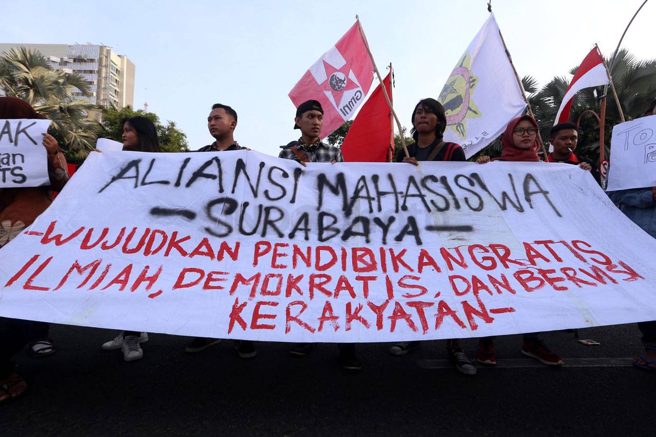 Aliansi Mahasiswa Surabaya...