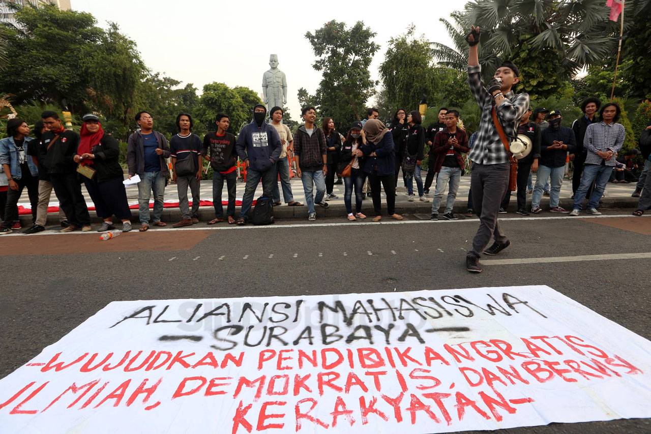 Aliansi Mahasiswa Surabaya...