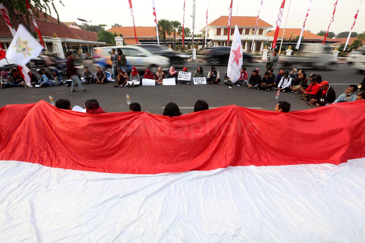 Aliansi Mahasiswa Surabaya...